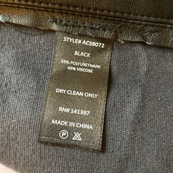 ASTR the Label vegan leather mini skirt - Picture 9 of 13